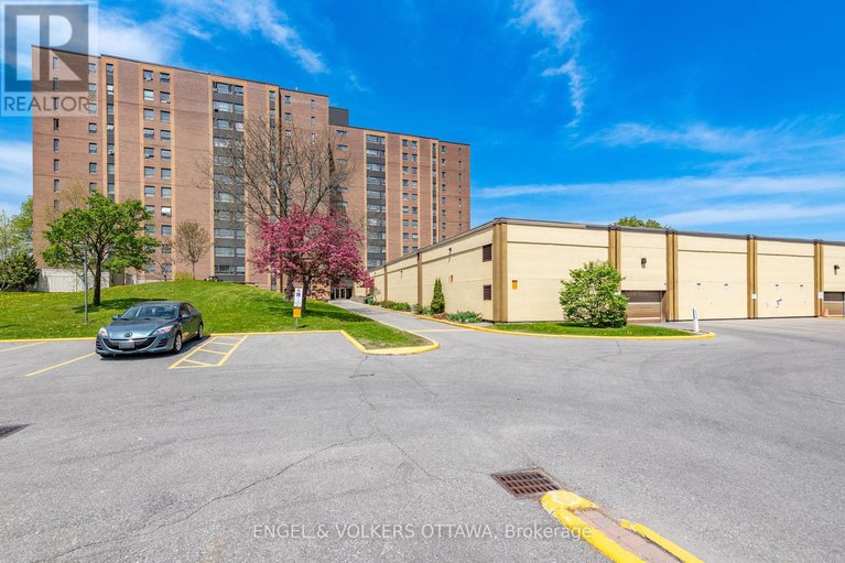 28339267/8-1356-meadowlands-drive-e/borden-farmstewart-farmcarleton-heightsparkwood-hills/ottawa/ontario/K2E6K6_31