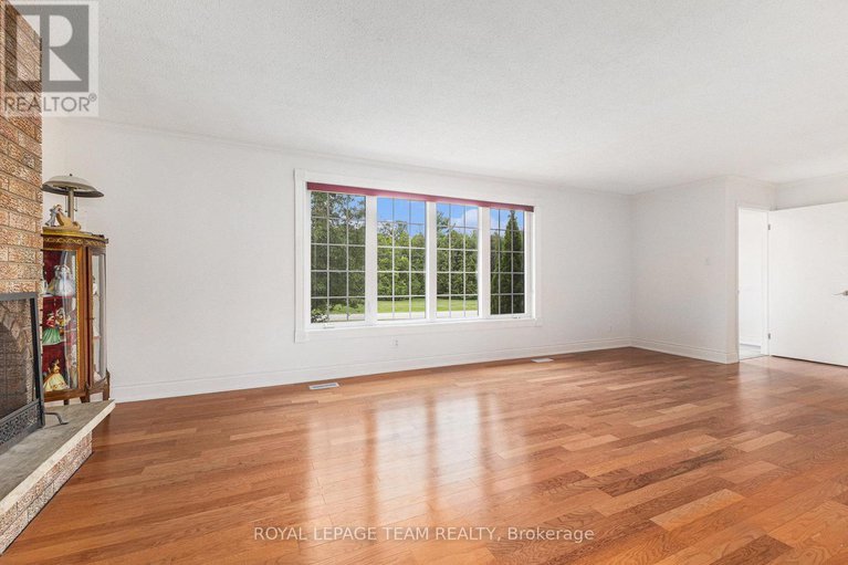 28532588/104-burns-drive/mcnabbraeside-twps/mcnabbraeside/ontario/K0A1G0_5