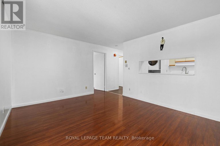 29098666/314-214-viewmount-drive/borden-farmstewart-farmcarleton-heightsparkwood-hills/ottawa/ontario/K2E7X3_10