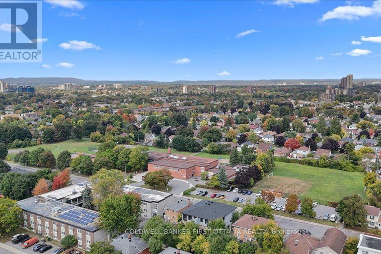 28927666/560-queen-mary-street/overbrookcastle-heights/ottawa/ontario/K1K1W1_47
