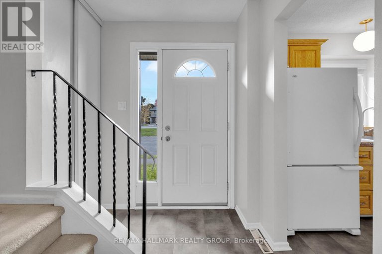 29023435/b-479-moodie-drive/arbeatha-park/ottawa/ontario/K2H8T7_5