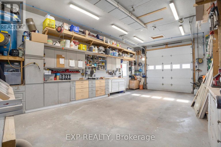 28990239/2003-farisita-drive/vars-village/ottawa/ontario/K0A3H0_30