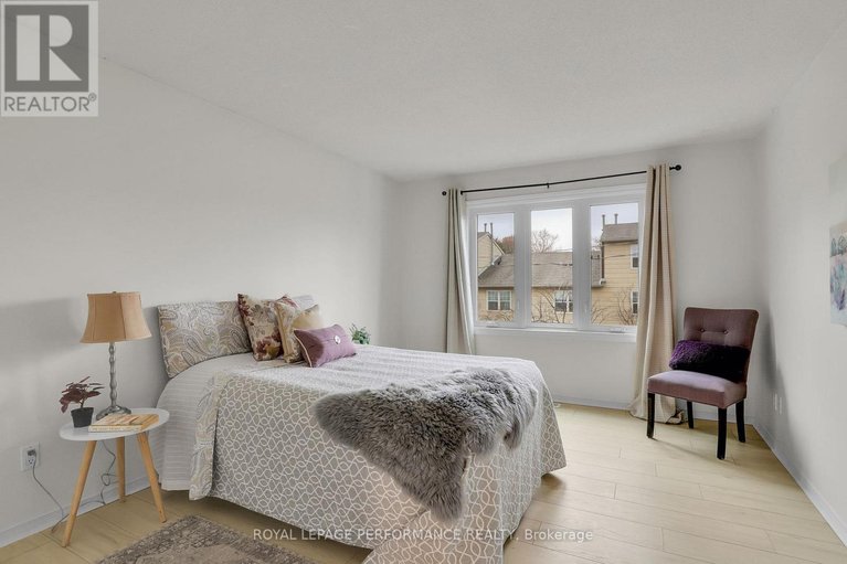 29606715/221-desrosiers-street/vanier/ottawa/ontario/K1L7T2_15