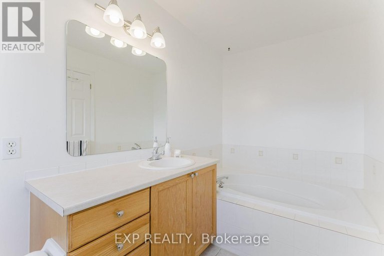 29137767/2274-brockstone-crescent/avalon-east/ottawa/ontario/K4A4V3_26