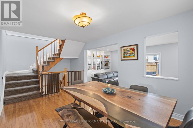 29606719/219-switzer-avenue/westborohampton-park/ottawa/ontario/K1Z7H8_12