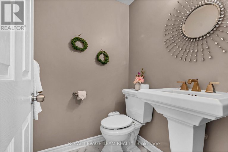 28384624/3728-mountain-meadows-crescent/riverside-southgloucester-glen/ottawa/ontario/K1V1V7_15