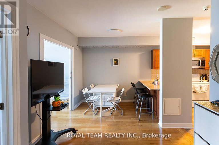 28326120/1903-234-rideau-street/sandy-hill/ottawa/ontario/K1N0A9_8