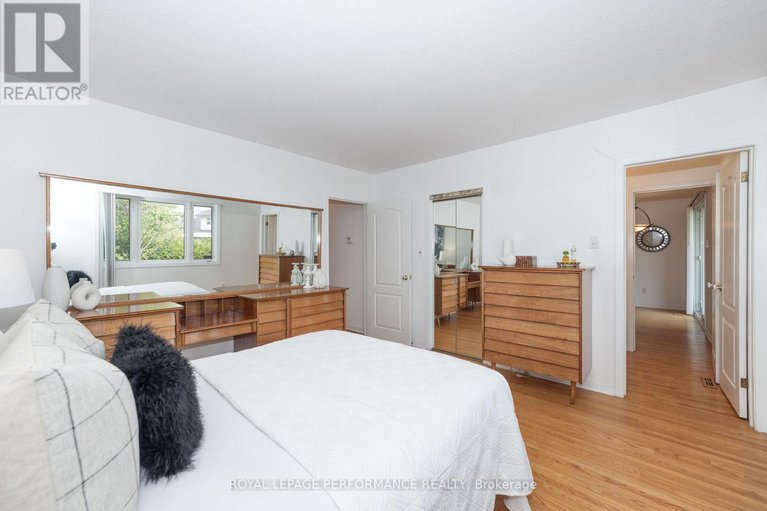 28549709/2091-tawney-road/hawthorne-meadows/ottawa/ontario/K1G1B9_17