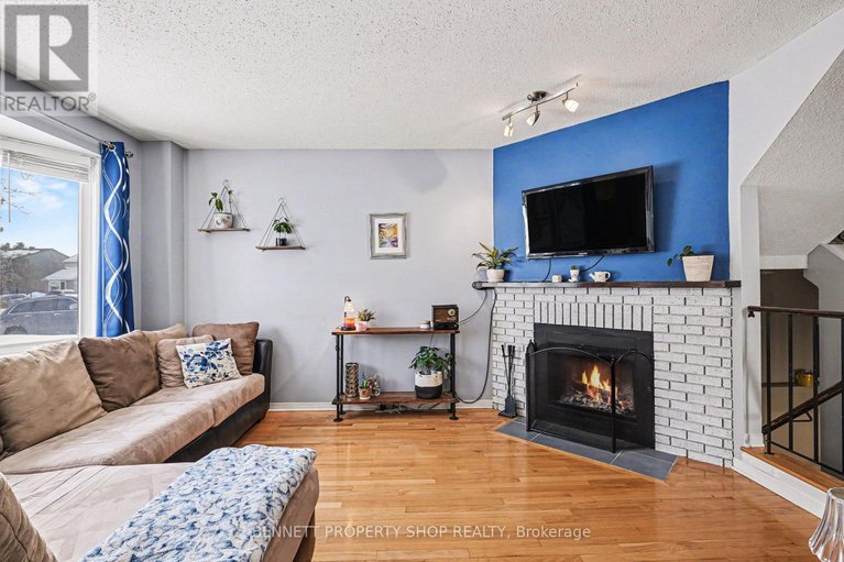 29423087/4-bartley-crescent/on-the-green/ottawa/ontario/K2J2J7_5