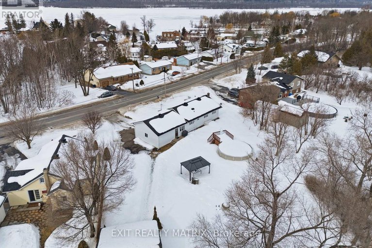 29432668/635-front-road-w/lorignal/champlain/ontario/K0B1K0_35