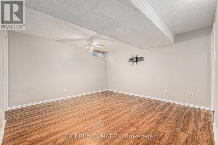 29131271/23-pickford-drive/katimavik/ottawa/ontario/K2L2C1_24