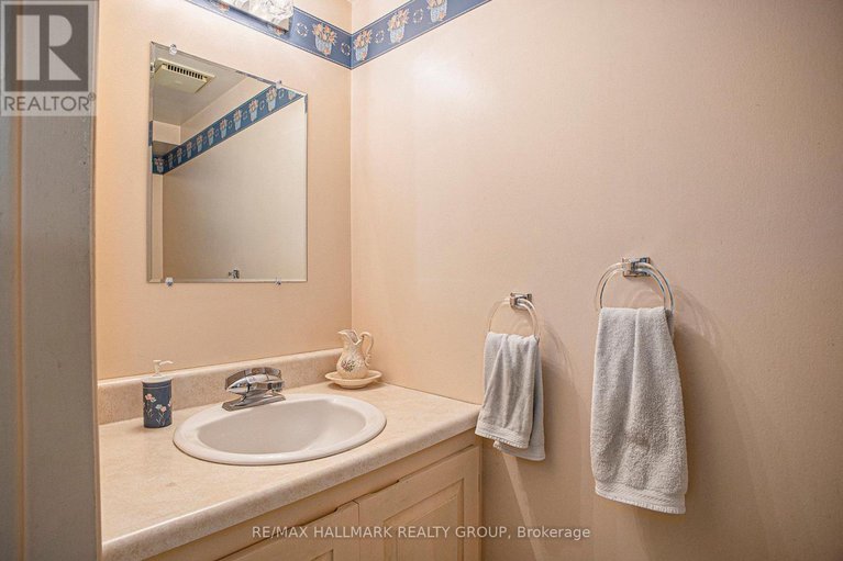 28902420/2023-vincent-street/elmvale-acres/ottawa/ontario/K1G2M8_16