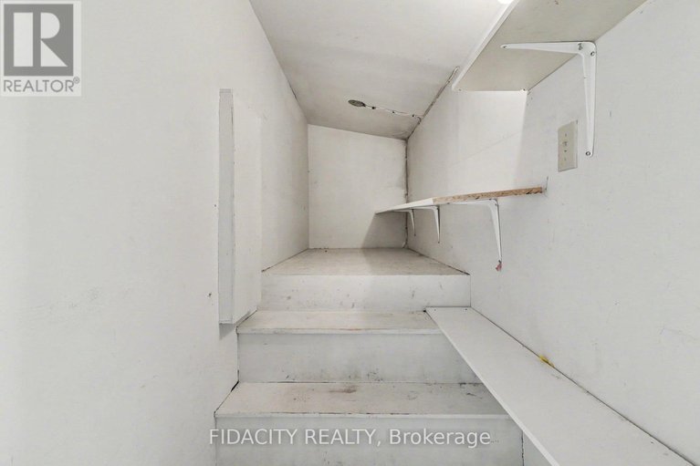 29448442/1933-connecticut-avenue/urbandale-acres/ottawa/ontario/K1H6Y3_43