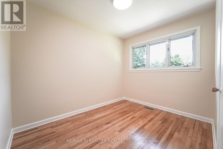 28513866/536-browning-avenue/riverview-park/ottawa/ontario/K1G0T4_23