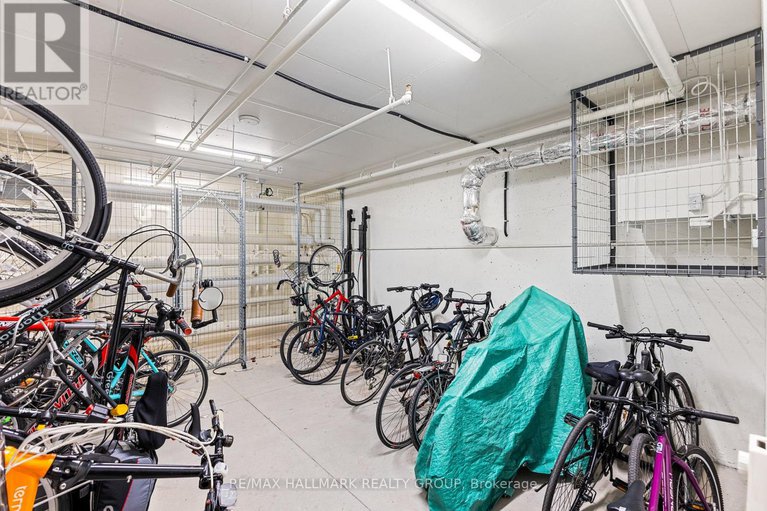 29444670/207-135-barrette-street/vanier/ottawa/ontario/K1L7Z9_65