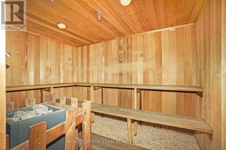 29302761/606-2400-virginia-drive/urbandale-acres/ottawa/ontario/K1H8L3_31