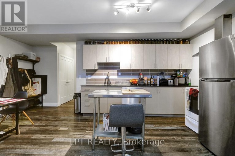 29068100/319-glynn-avenue/overbrookcastle-heights/ottawa/ontario/K1K1R9_35