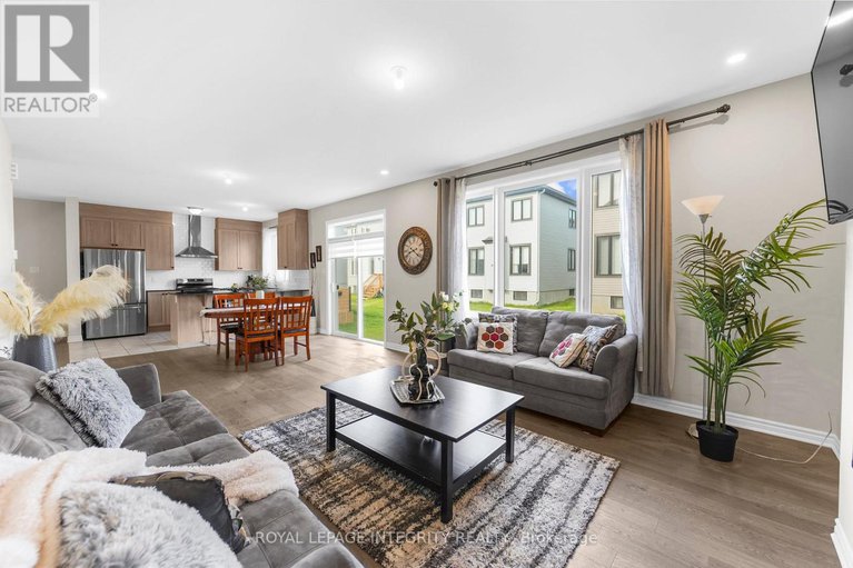28643913/724-vennecy-terrace/orleans-village/ottawa/ontario/K1W0N3_7