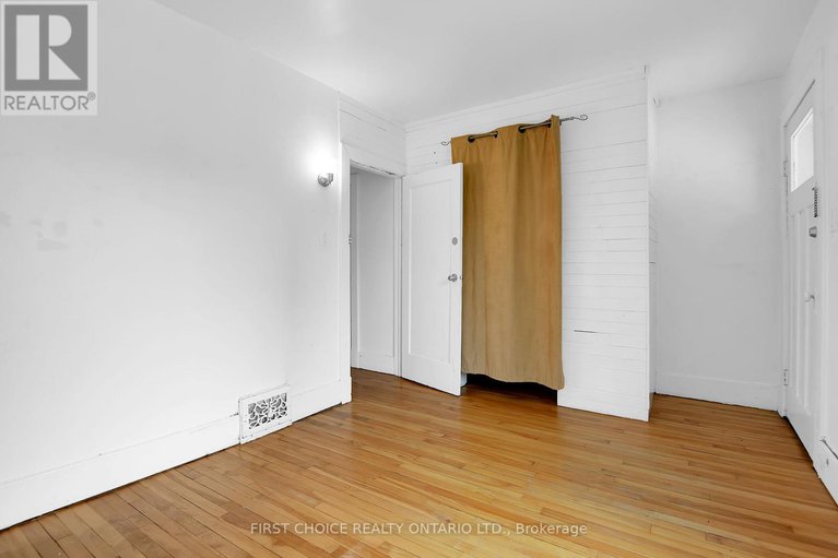 28322285/293-powell-avenue/west-centre-town/ottawa/ontario/K1S2A6_15
