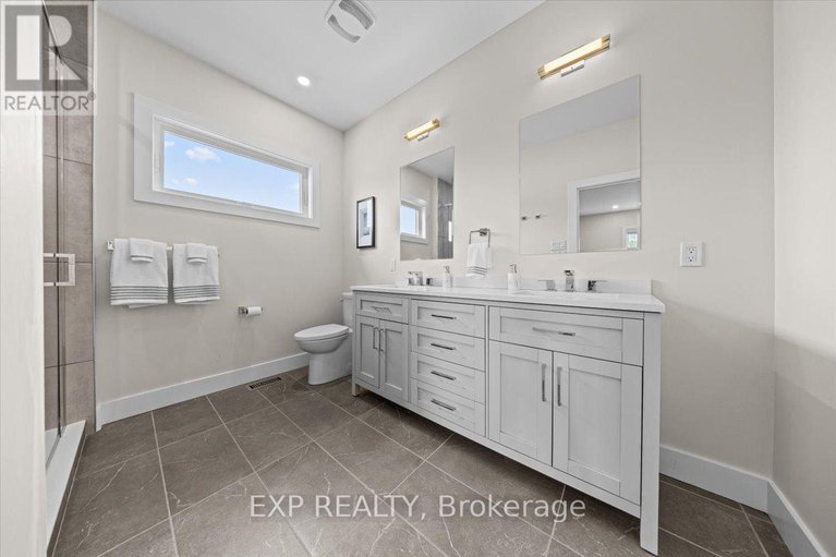 29125284/71-king-george-street/overbrookcastle-heights/ottawa/ontario/K1K1V4_16