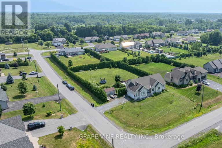 28637622/5607-maklynne-way/vars-village/ottawa/ontario/K0A3H0_31