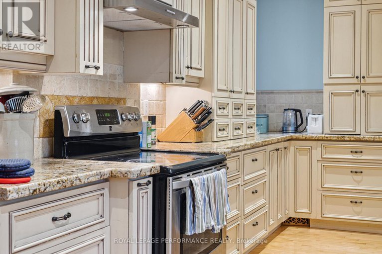 28582293/81-mackay-street/new-edinburgh/ottawa/ontario/K1M2E4_13