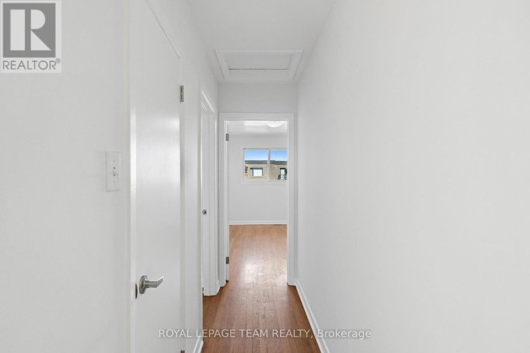 28893741/1308-summerville-avenue/carlington/ottawa/ontario/K1Z8G8_25