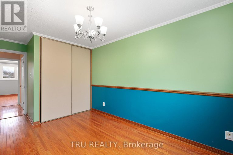 29239837/1078-st-emmanuel-terrace/convent-glen-north/ottawa/ontario/K1C2J7_25