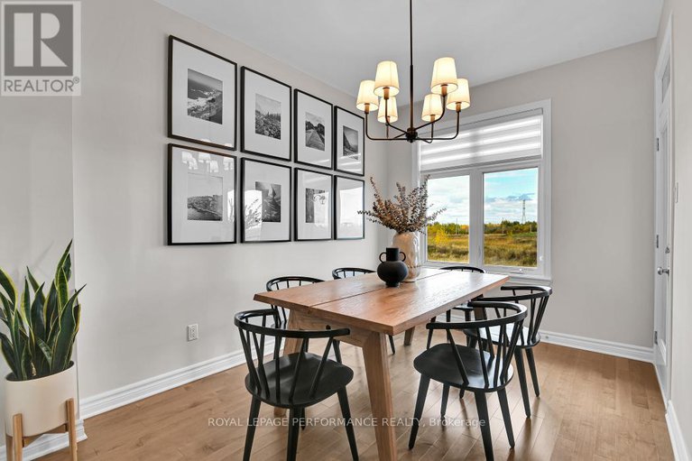 28973137/22-verglas-lane/mer-bleuebradley-estatesanderson-park/ottawa/ontario/K1W0P5_15