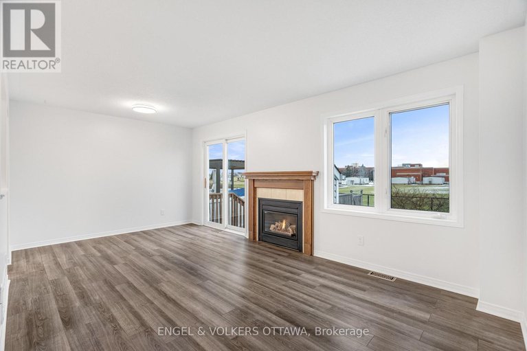 29123797/1626-trenholm-lane/fallingbrookpineridge/ottawa/ontario/K4A4B6_8