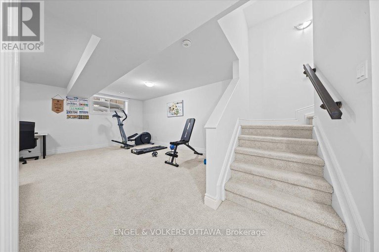 29405370/273-dion-avenue/town-of-rockland/clarence-rockland/ontario/K4K0M4_26