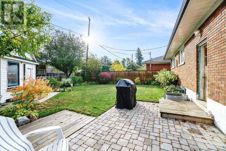 28970777/1317-ferguson-street/bel-air-heights/ottawa/ontario/K2C2K5_24