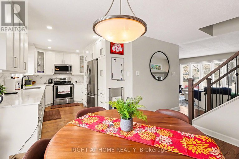 29353091/51-westpark-drive/blackburn-hamlet/ottawa/ontario/K1B3G4_13