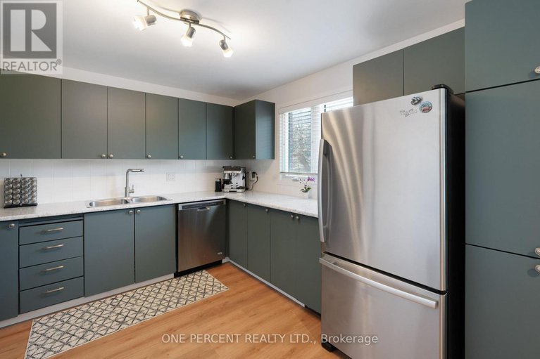 28549707/6585-6585-bilberry-drive/convent-glen-north/ottawa/ontario/K1C4N4_10