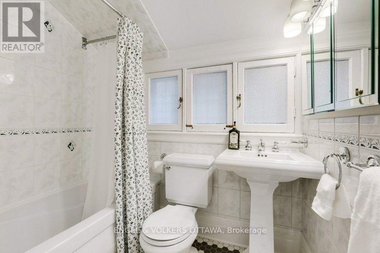 28886489/386-ashbury-road/rockcliffe/ottawa/ontario/K1M0R8_21