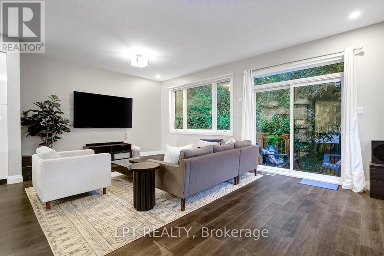 29295105/319-glynn-avenue/overbrookcastle-heights/ottawa/ontario/K1K1R9_15