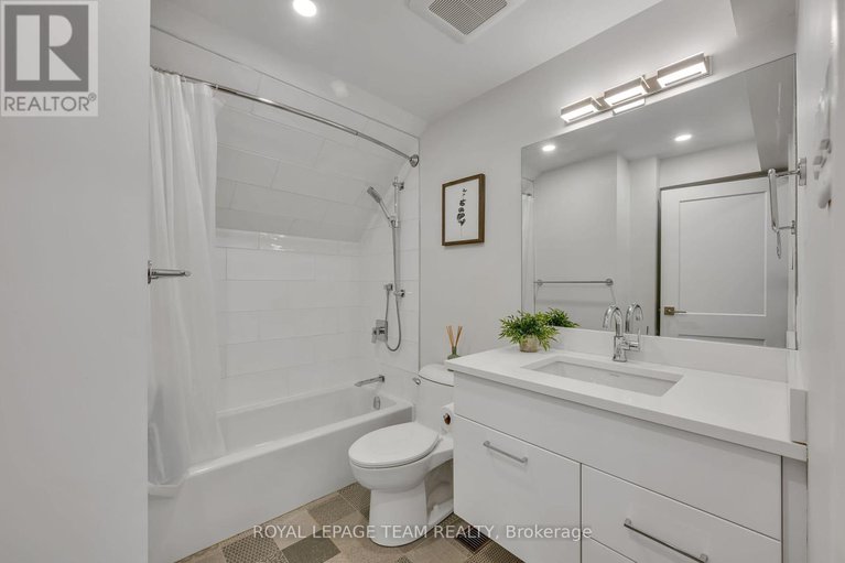 28806110/2233-beaver-avenue/alta-vista/ottawa/ontario/K1H7W3_31