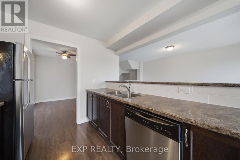 29618340/359-sweetfern-crescent/avalon-west/ottawa/ontario/K4A1A5_16