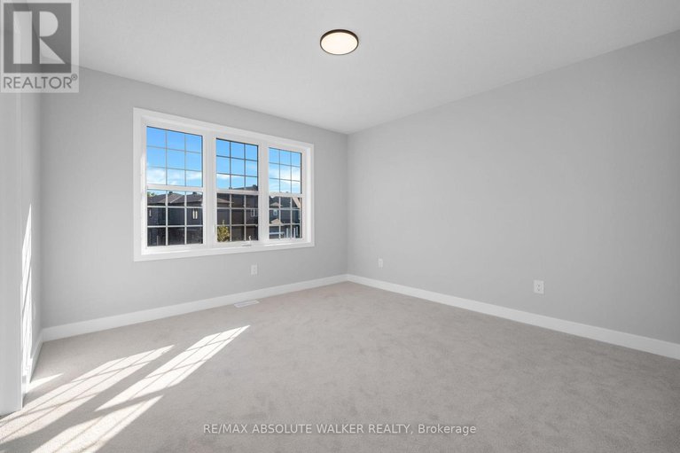 28939980/584-paakanaak-avenue/blossom-parkkemp-parkfindlay-creek/ottawa/ontario/K1X0J6_28