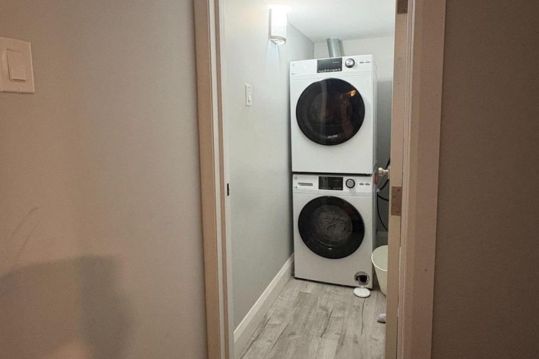 29052299/1554-baseline-road/meadowlandsst-claire-gardens/ottawa/ontario/K2C0B3_21