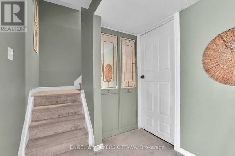 29449585/66-hummingbird-crescent/cedargrovefraserdale/ottawa/ontario/K2J3A3_49