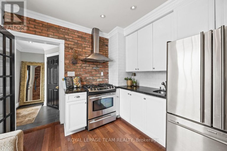 29603335/529-mcleod-street/ottawa-centre/ottawa/ontario/K1R5P9_17