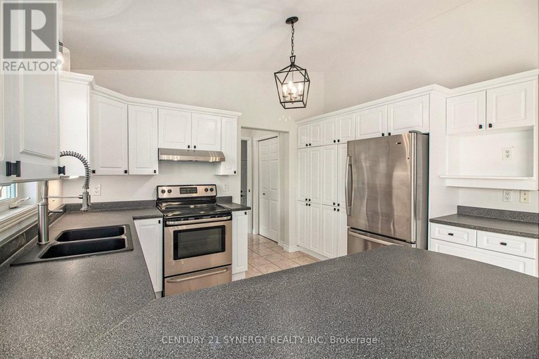 28865875/7-bridge-street/north-stormont-finch-twp/north-stormont/ontario/K0A1R0_13