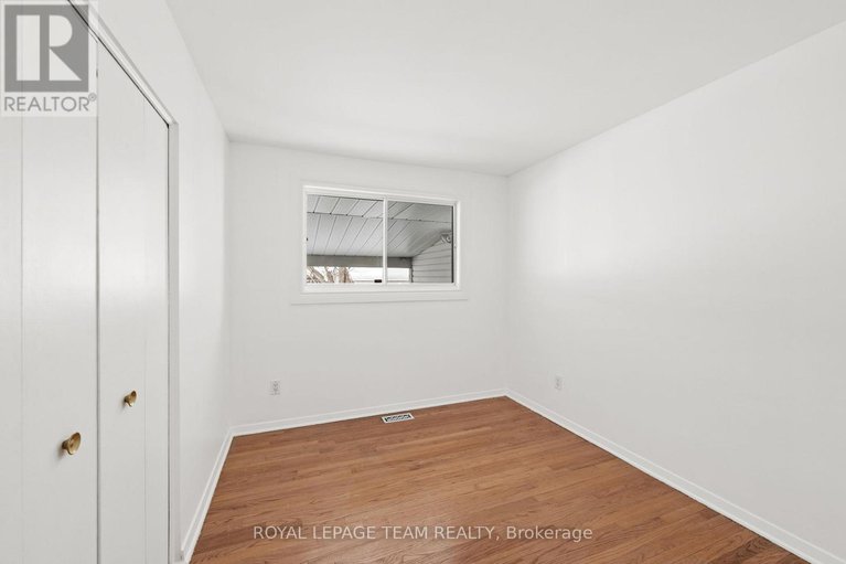 29302413/3-domus-crescent/lynwood-village/ottawa/ontario/K2H6A3_23