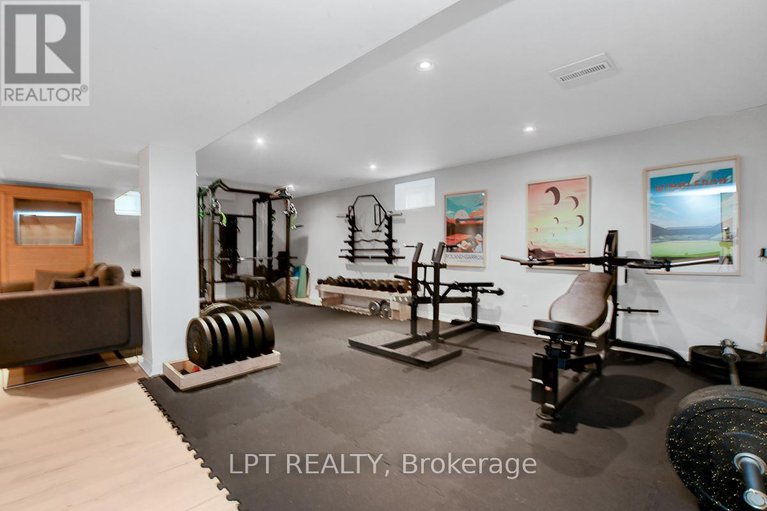28941530/353-mountbatten-avenue/alta-vistafaircrest-heights/ottawa/ontario/K1H5W2_32