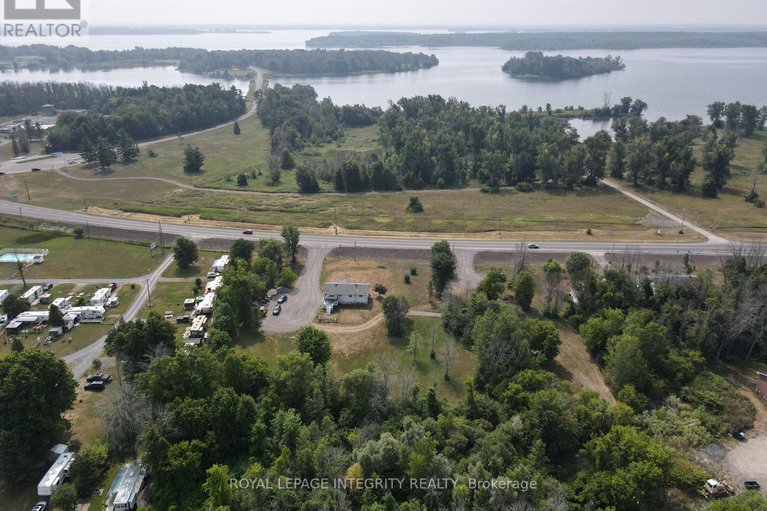 28715412/14977-country-rd-2-road/south-stormont-osnabruck-twp/south-stormont/ontario/K0C1M0_38