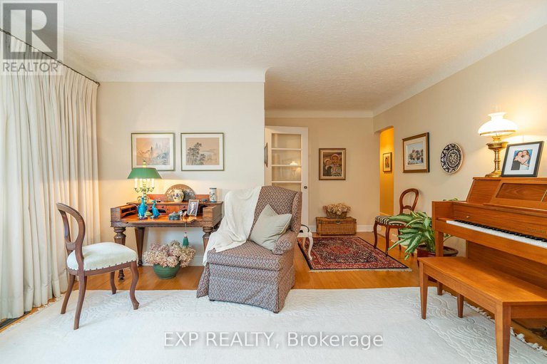 29009959/504-thessaly-circle/alta-vistafaircrest-heights/ottawa/ontario/K1H5W5_6