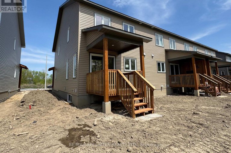 28520048/359-voyageur-place/embrun/russell/ontario/K0A1W0_16