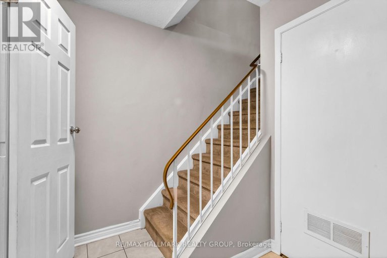 28918769/1-460-fenerty-court/katimavik/ottawa/ontario/K2L3A9_13