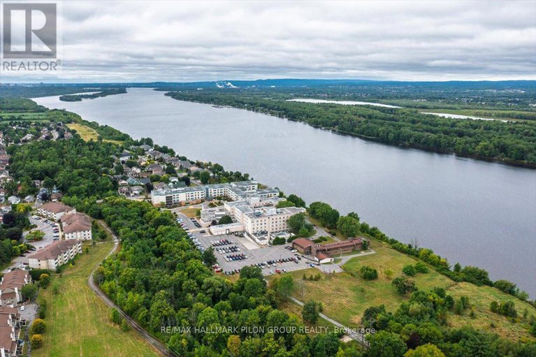 28811571/81a-758-st-andre-drive/hiawatha-parkconvent-glen/ottawa/ontario/K1C4S4_20